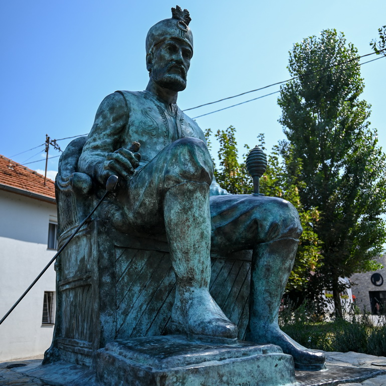 Spomenik Mehmed Paši Sokoloviću