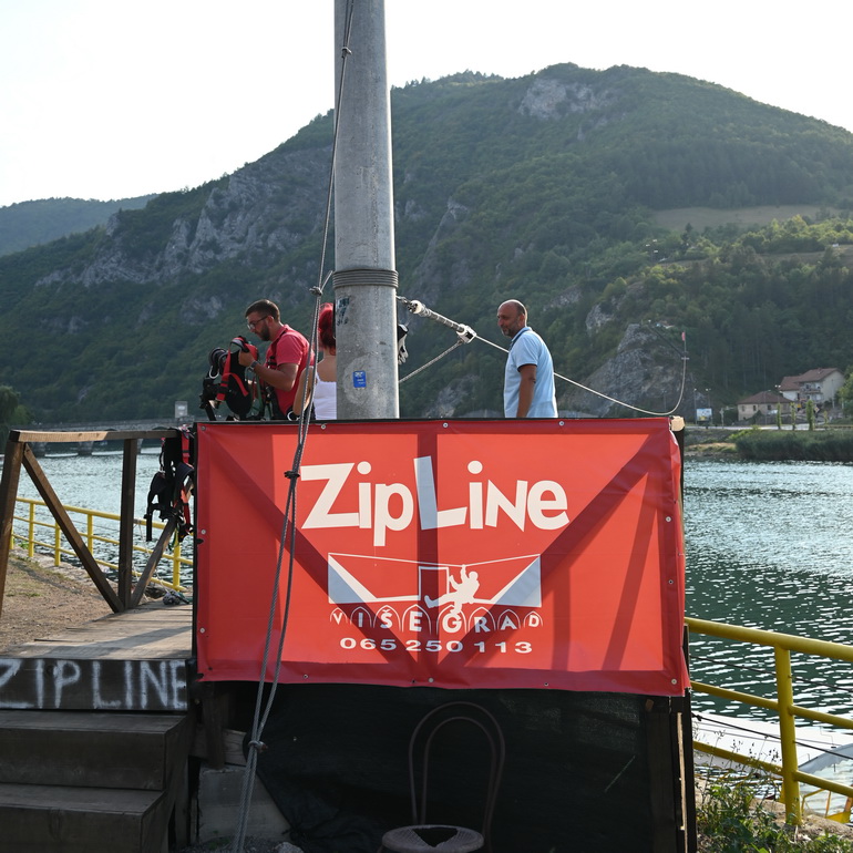 Zipline preko Drine